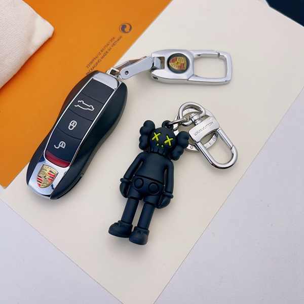 ブランドキーホルダー着用イメージ